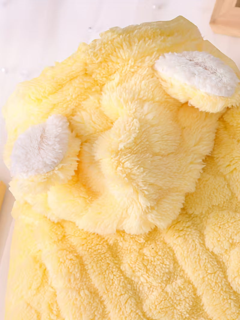 Körpələr üçün Yumşaq Sarı Kapüşonlu Kombinezon – Tovuzlu Dizayn & Pasxa üçün İdeal