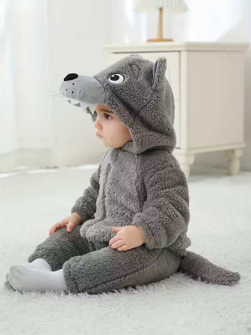 Körpə Oğlan üçün Qurd Başlıqlı Yumşaq Kombinezon – Qış & Fotoşəkil üçün İdeal